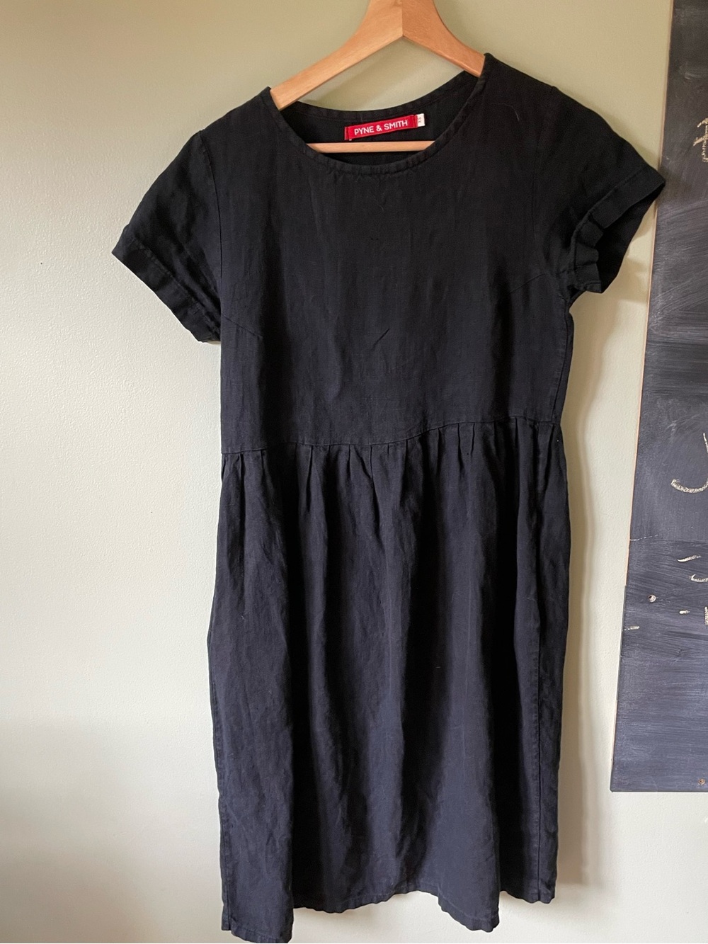 Black Linen Short-Sleeve Dress
